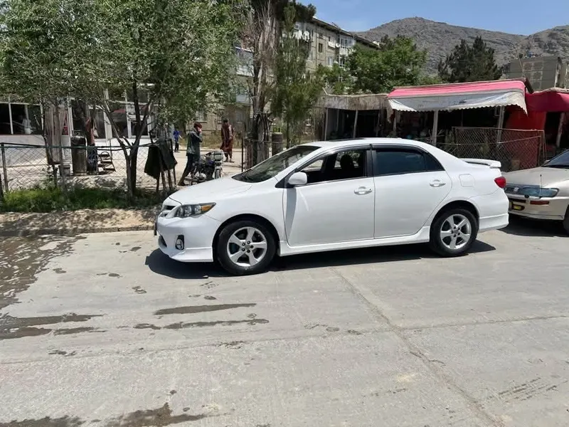 Toyota Corolla Canadian 2011, Full Option, Accident-Free (3)