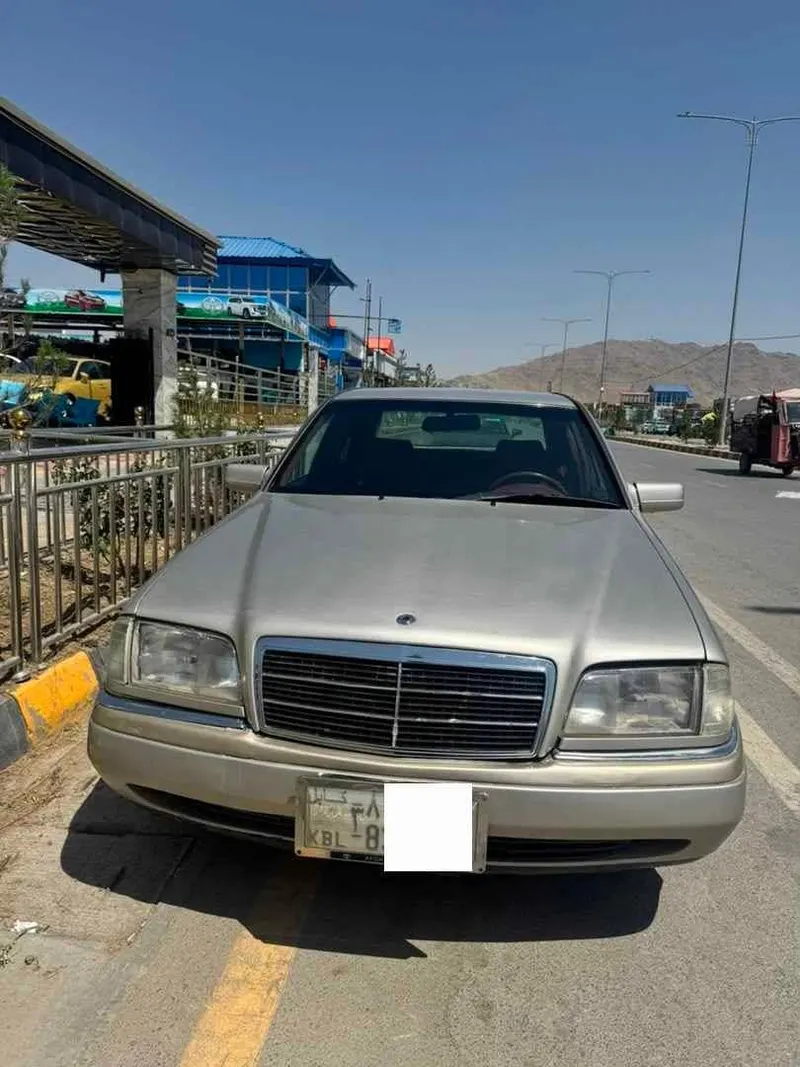 Mercedes-Benz 1994، 4 سلندر، انجن او ګیربکس سم (1)