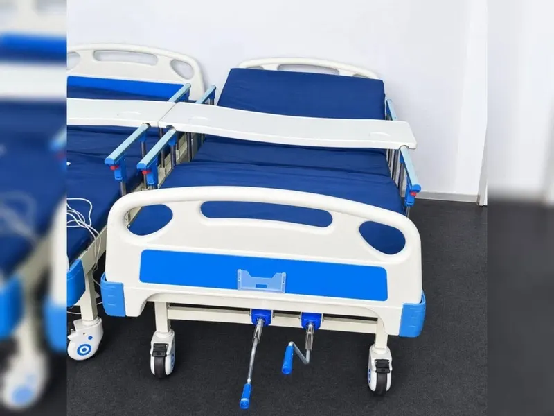 New 3-function electric hospital bed for home, hospital and clinic (3)