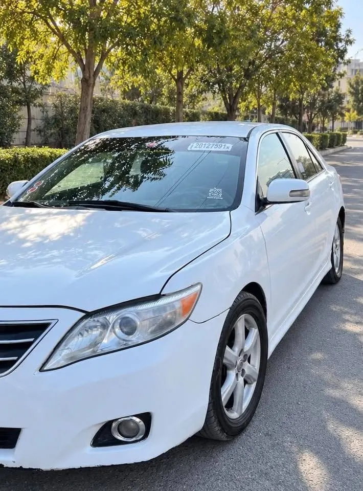 Toyota Camry 2009 Full Option White, 4-Cylinder Petrol, Automatic (1)