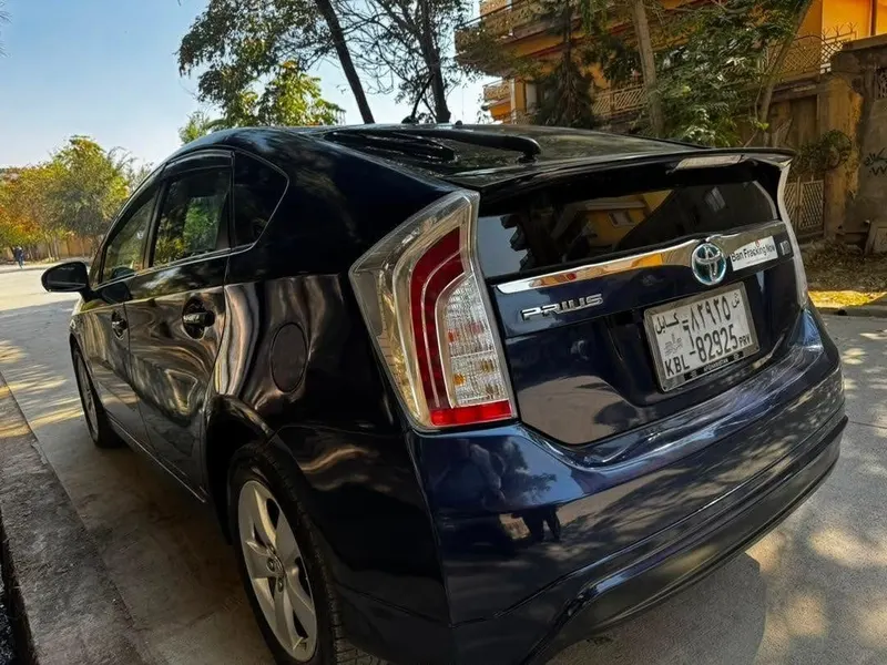 Toyota Prius 2012, Canadian Import, Low Mileage, 6900 USD (2)