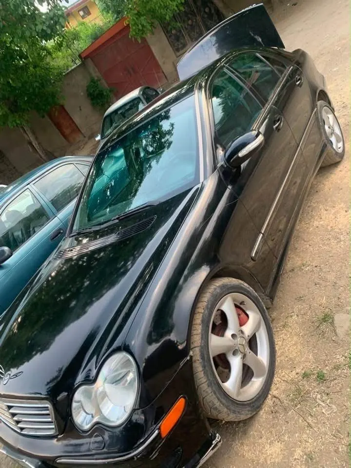 Mercedes-Benz C230 Kompressor 2005 (3)