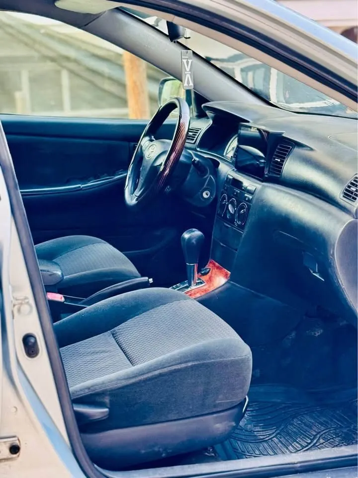 Toyota Corolla 2005 Canada, S class (5)