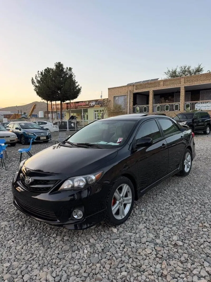 Toyota Corolla 2013 Black (1)