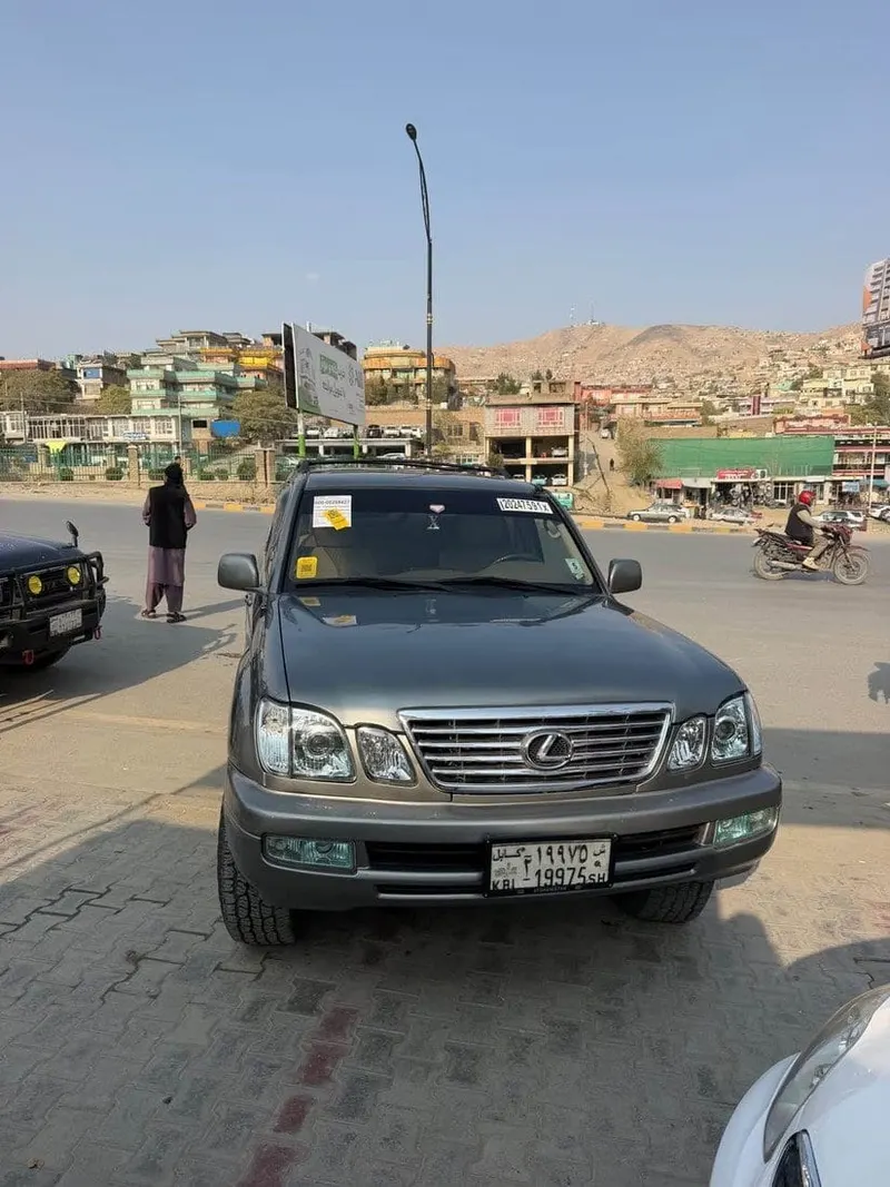 Lexus LX 470 2000, No Accident, 8-Cylinder, Gas (1)