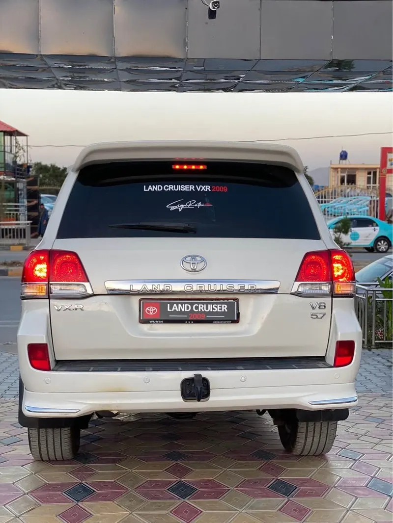 Toyota Land Cruiser GXR 2009, 2011 shape, full option (4)