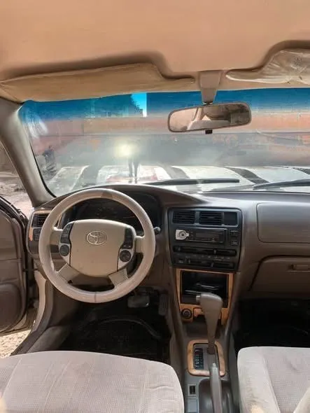 Toyota Corolla 1996 American, Gold (5)