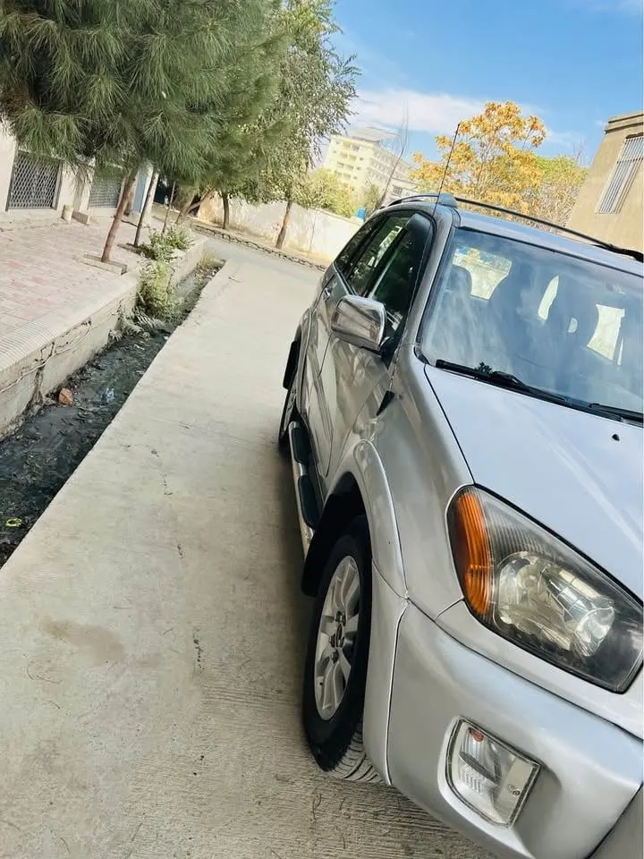 Toyota RAV4 2002, 4-cylinder, automatic (2)
