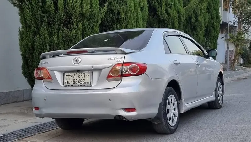 Toyota Corolla 2013 Gulf Model, Silver, 86k km, Clean Documents (7)