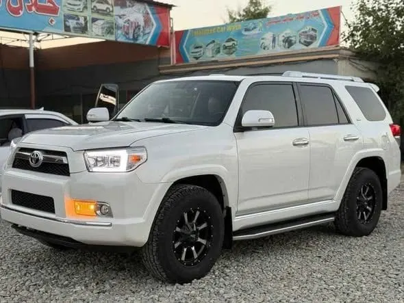 Toyota 4Runner 2012, white, sunroof, leather seats (3)