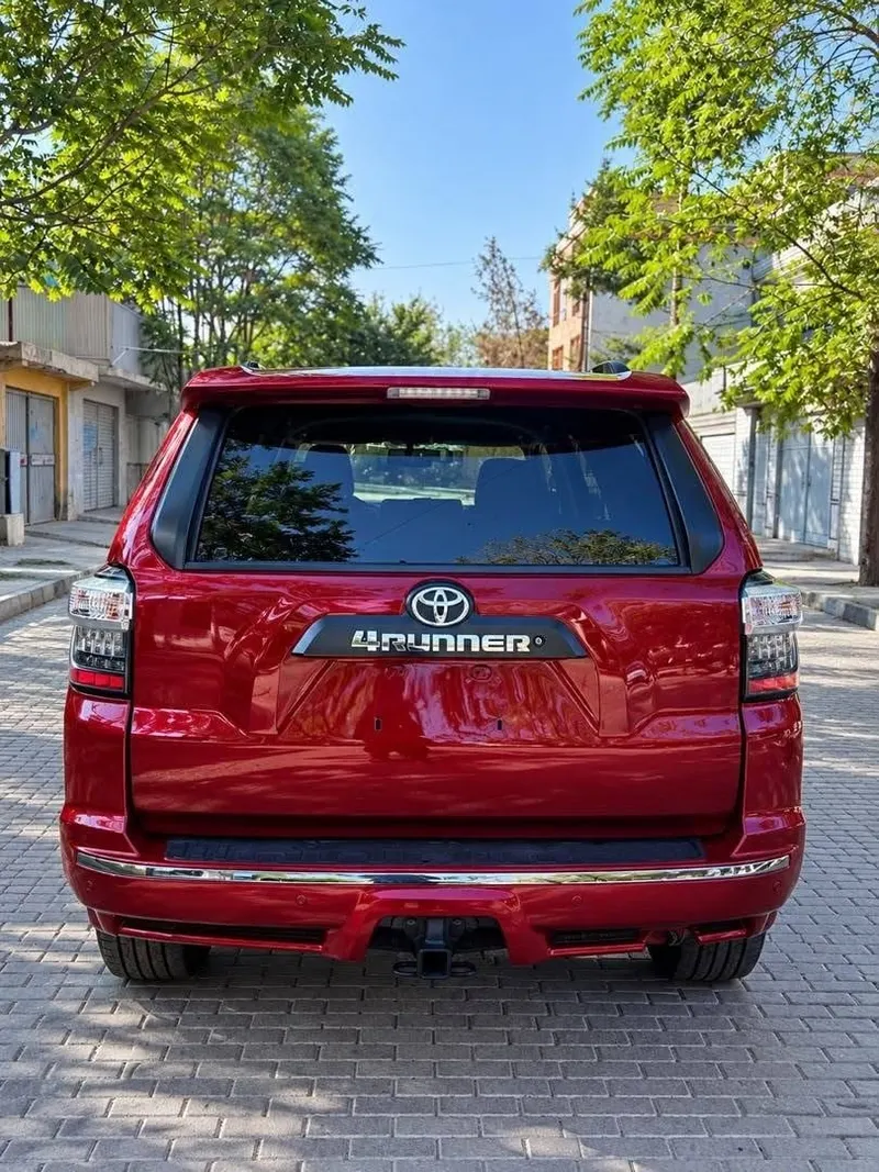 Toyota 4Runner SR5 2010 - 2020 Facelift (5)