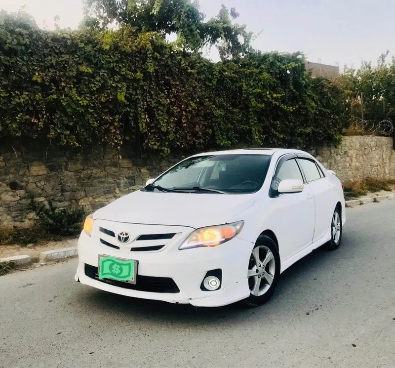 Toyota Corolla 2010, White, Automatic Transmission (3)