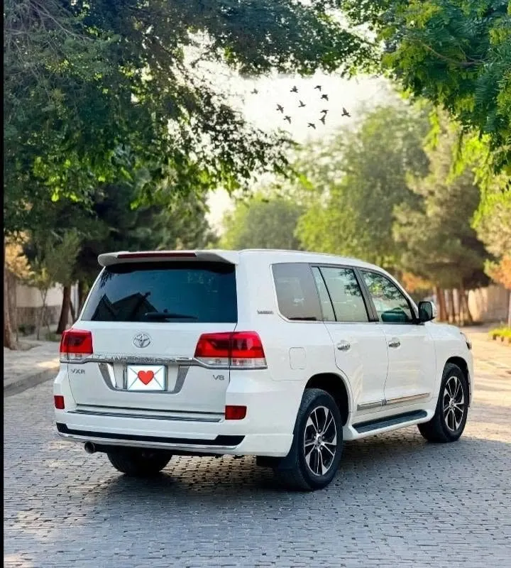 Toyota Land Cruiser Gulf 2010 VXR White (5)