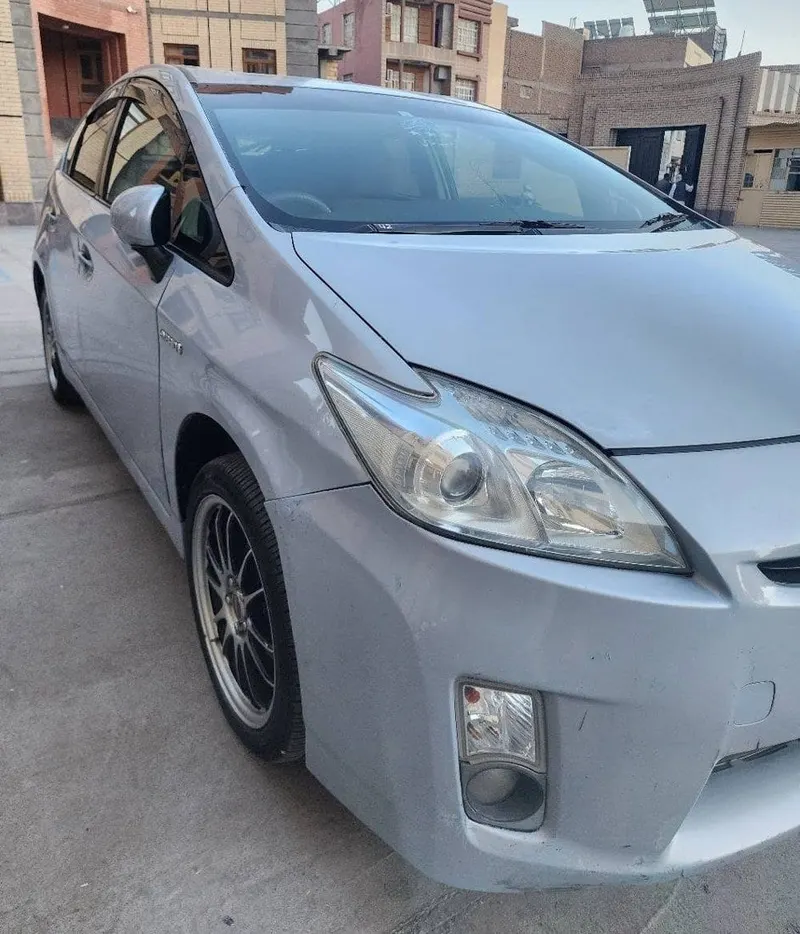 Toyota Prius 2010 Hybrid, Pistachio Colour, Sport Wheels (2)