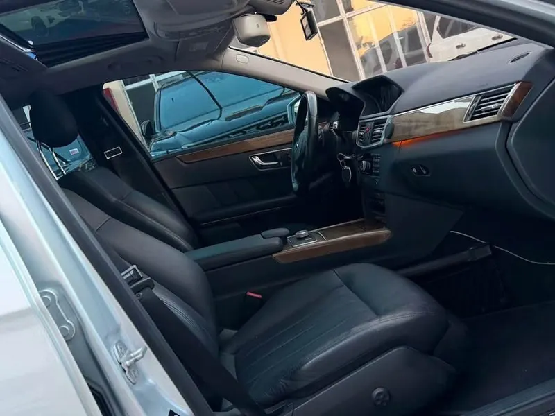 Mercedes-Benz E300 2011, 6 cylinder, imported (8)