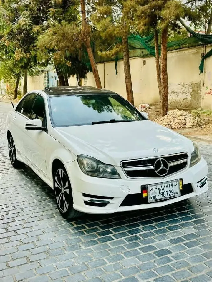 Mercedes-Benz C300 2013, 6-cylinder turbocharged, manual/automatic (3)