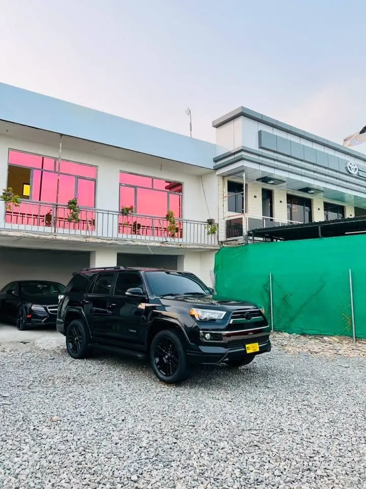 Toyota 4Runner SR5 Premium 2015, black, airbags, auto gearbox (2)
