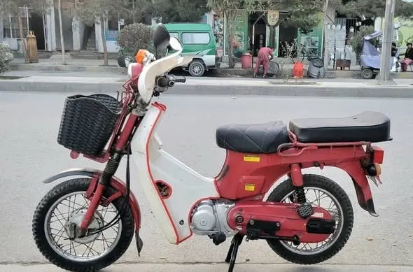 Japanese 70cc Four-Speed Motorcycle, No Clutch, Used (1)