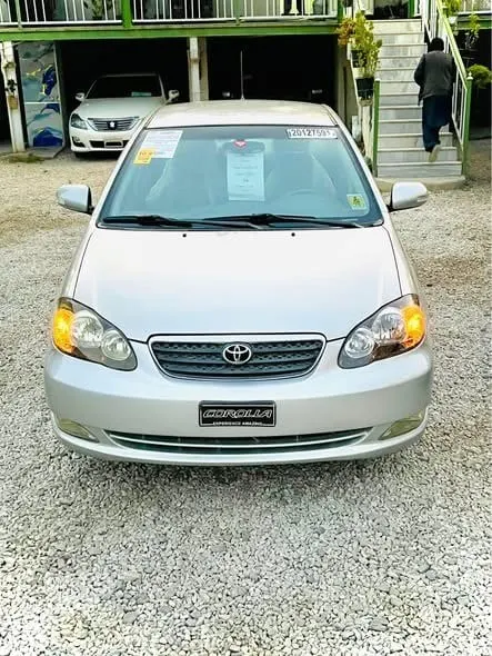 Toyota Corolla LE 2005 Silver, Accident-Free (1)