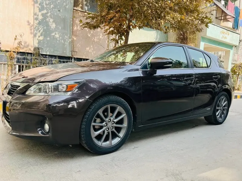 Lexus CT200h Hybrid 2012, American, No Accident (1)
