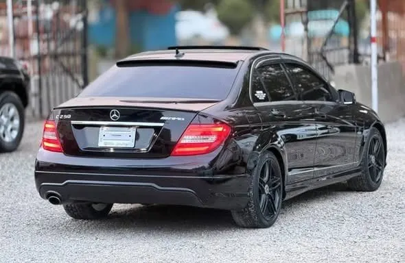 Mercedes-Benz C250 AMG 2012, Black, for sale (5)
