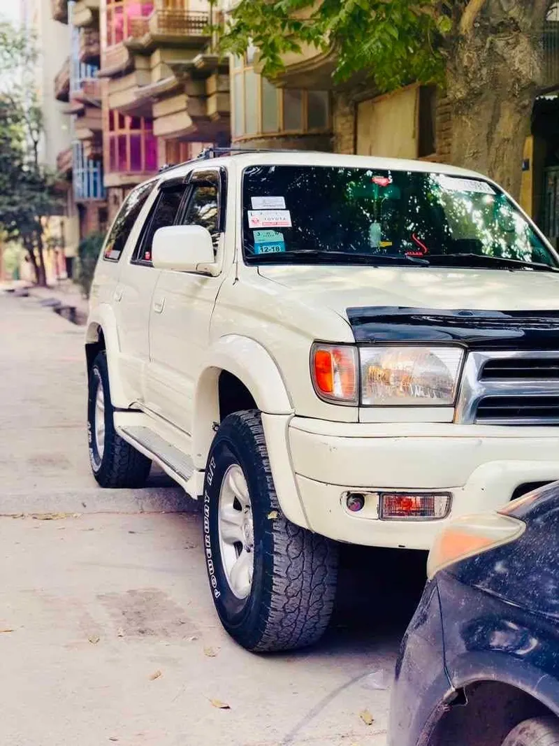 Toyota 4Runner 2000 Limited, 6-Cylinder, Automatic (2)