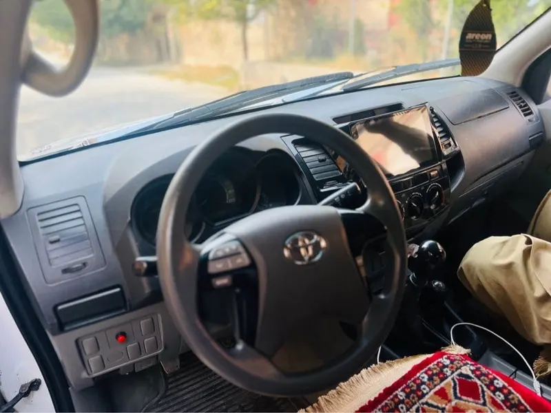 Toyota Hilux 2007 Diesel, Clean Documents, Well Maintained (4)