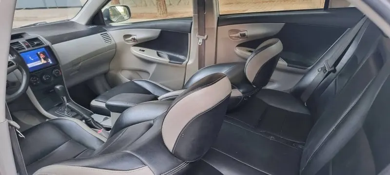 Toyota Corolla 2013 GCC Silver, 86,000 km, Clean Documents (2)