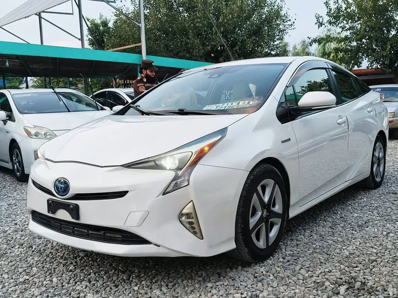 Toyota Prius Hybrid 2016, Pearl White, Newly Imported (2)