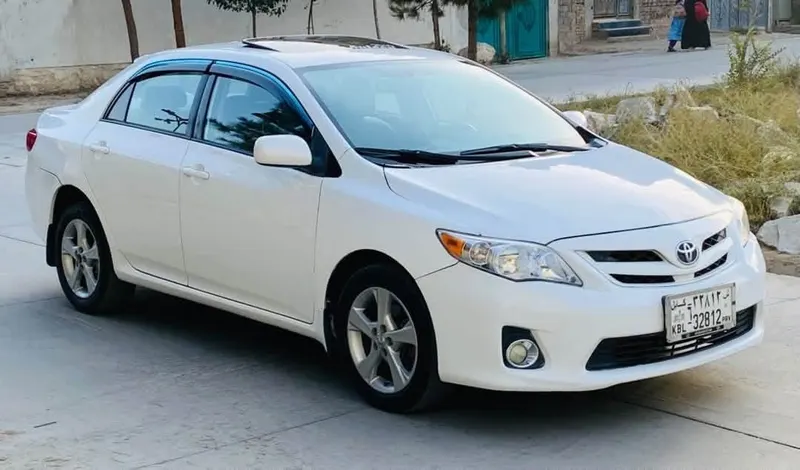 Toyota Corolla 2010 Canadian (4)