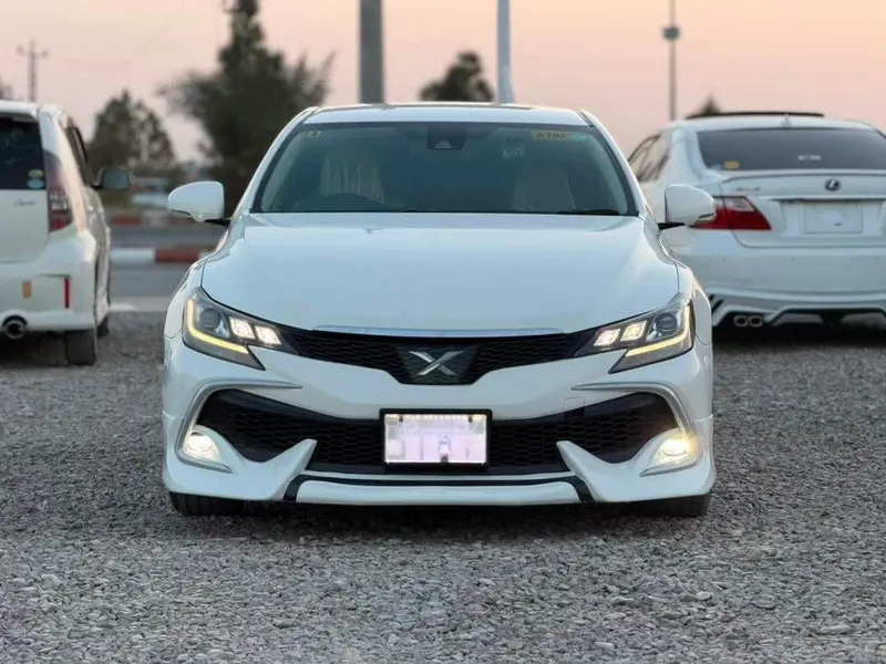 Toyota Mark X 2017 Pearl White (2)