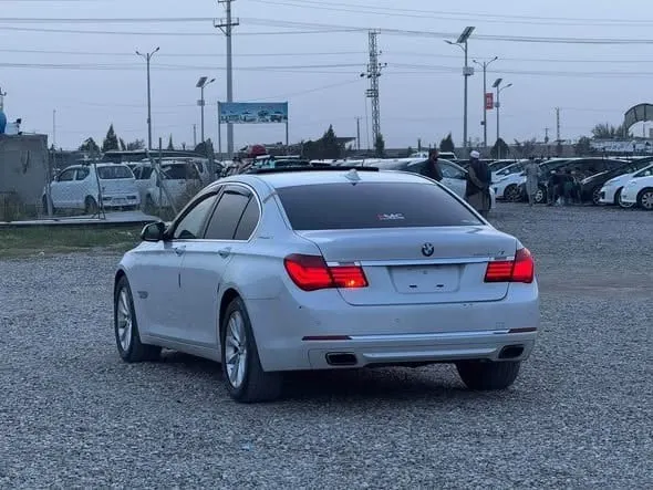 BMW 740i 2015 Hybrid, White, Right-Hand Drive, Clean Documents (5)