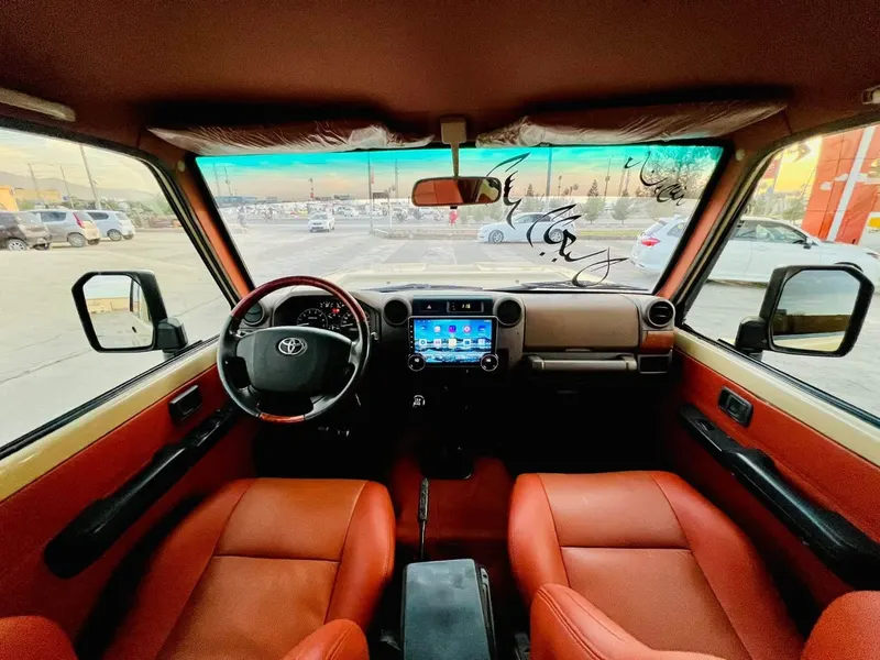 Toyota Land Cruiser 2025 Diesel, Beige Color (4)
