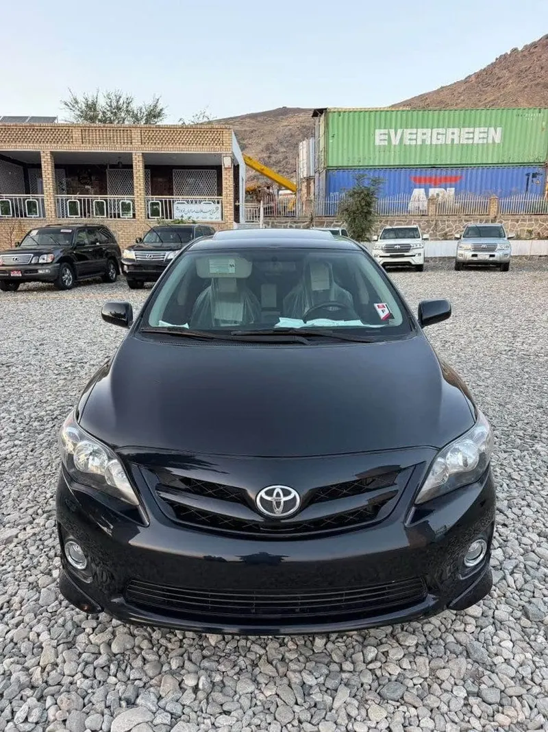Toyota Corolla 2013 Black (3)