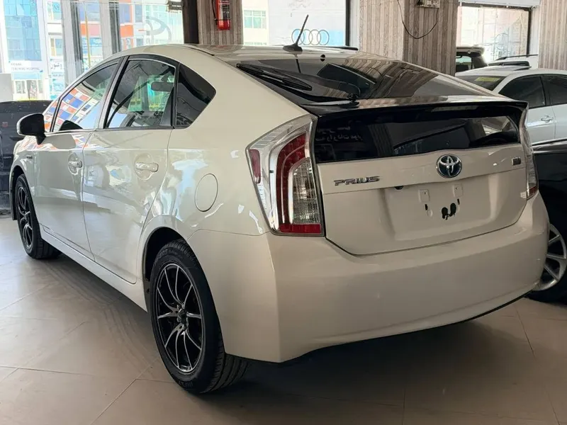 Toyota Prius Hybrid 2015 White - Newly Imported, No Accident (2)