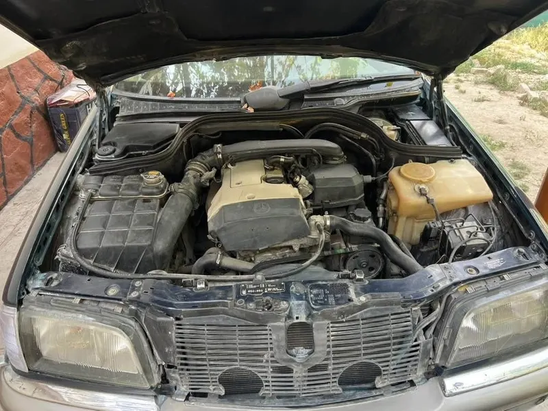 Mercedes-Benz 1997 Manual Navy Blue (4)