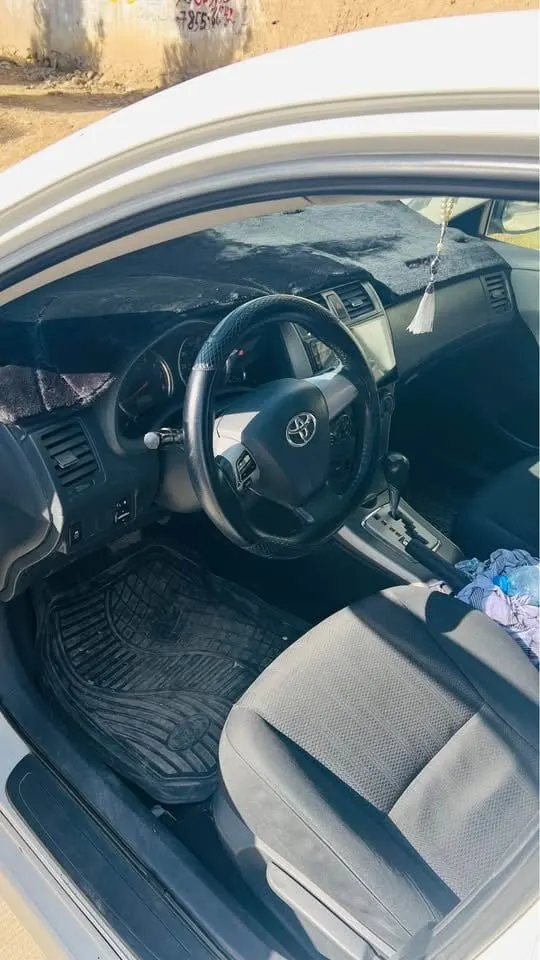 Toyota Corolla S 2011, White, Automatic (2)