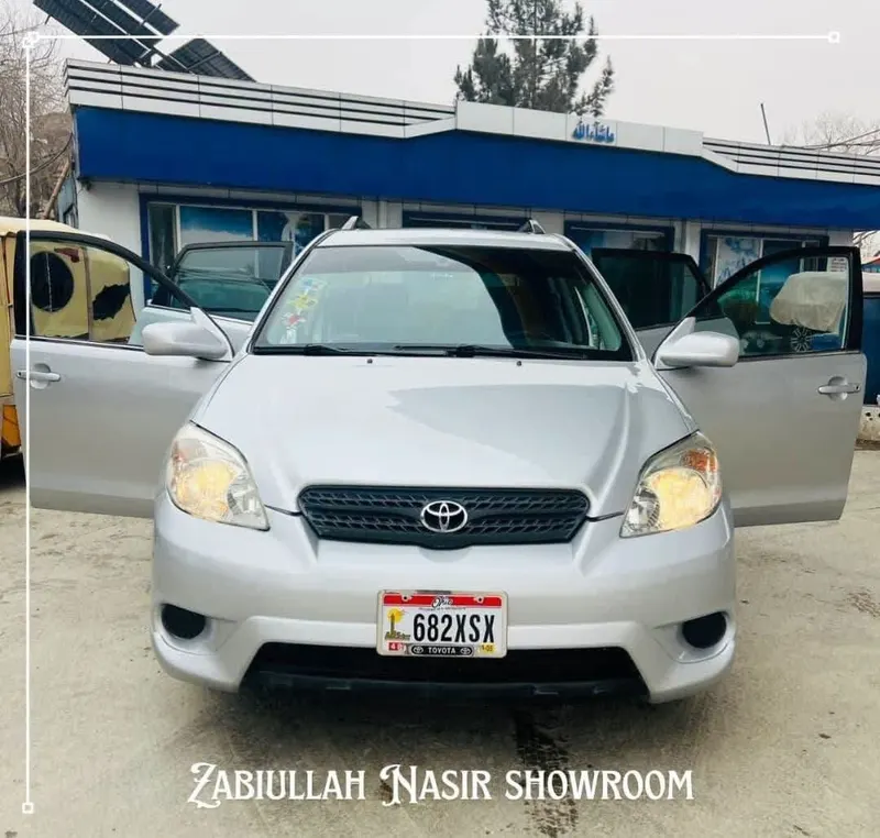 Toyota Matrix 2005 American automatic (2)