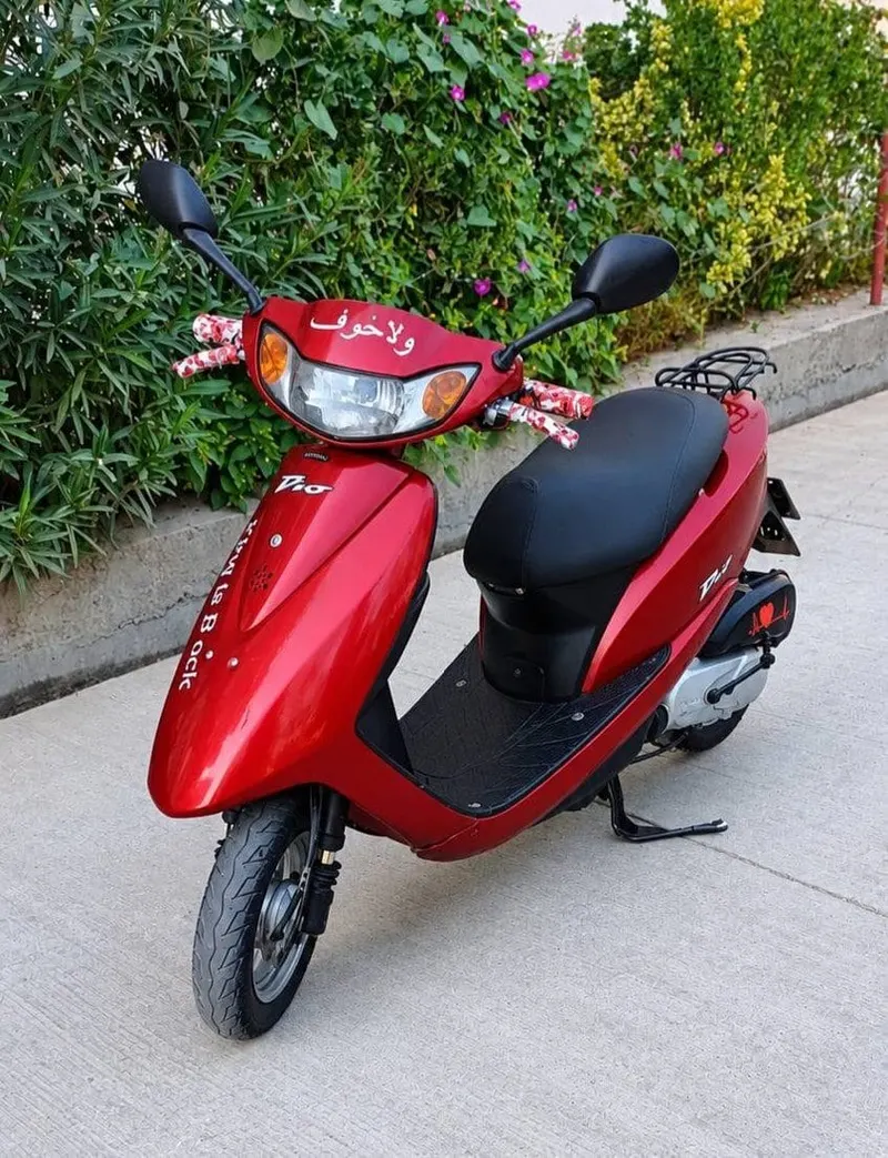 Honda Dio 60cc Scooter from Japan, Ruby Red, Low Mileage (3)
