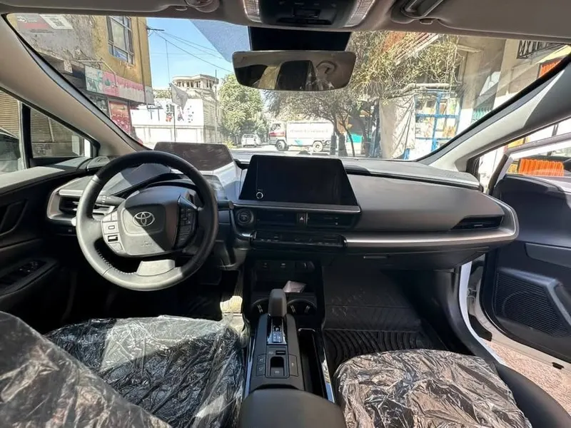 Toyota Prius 2025, Imported from USA, Low Mileage, Diamond White (6)