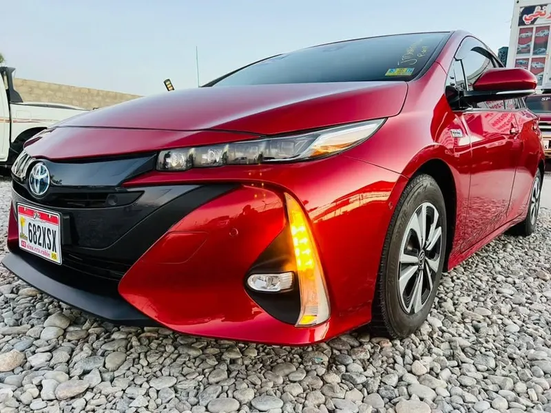 Toyota Prius Prime PHEV 2017, Hybrid, 1800cc, American (2)