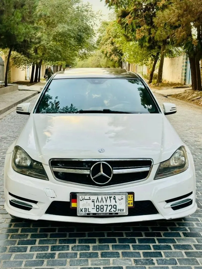 Mercedes-Benz C300 2013, 6-cylinder turbocharged, manual/automatic (1)