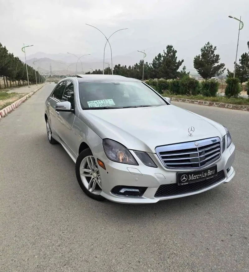 Mercedes-Benz E320 4MATIC 2011, full option (2)