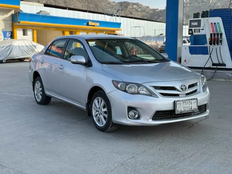 Toyota Corolla LE 2009, Facelift 2013, Silver (2)