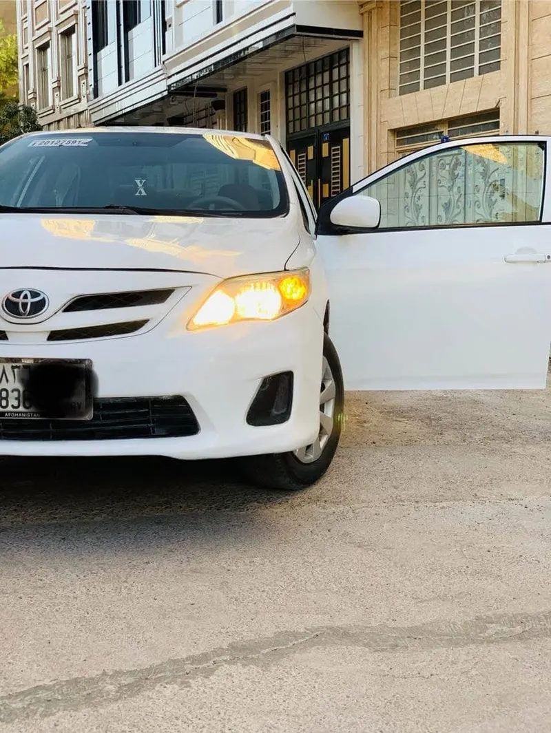 Toyota Corolla 2009 Canadian, White, 5000 USD (4)