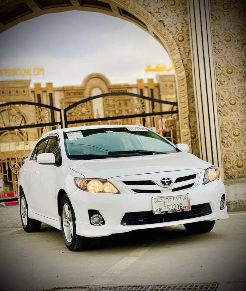 Toyota Corolla 2010 Canadian, White, 8 Airbags, ABS (1)