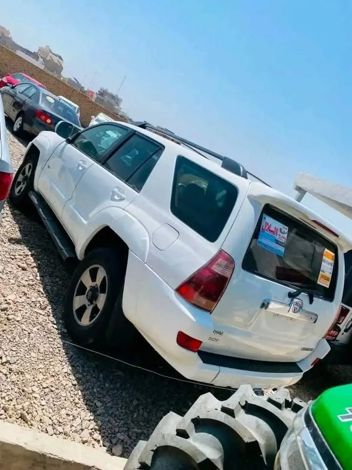 Toyota 4Runner 2004 (2008 shape) white (2)