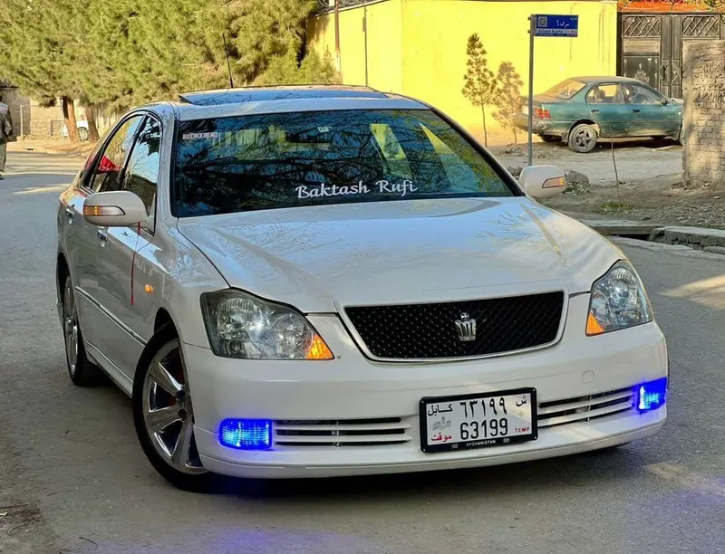 Toyota Crown 2005, White, Automatic, No Accident (1)