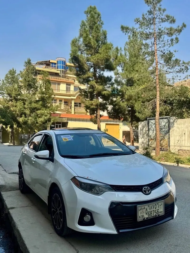 Toyota Corolla 2014 Full Option, Pearl White (3)
