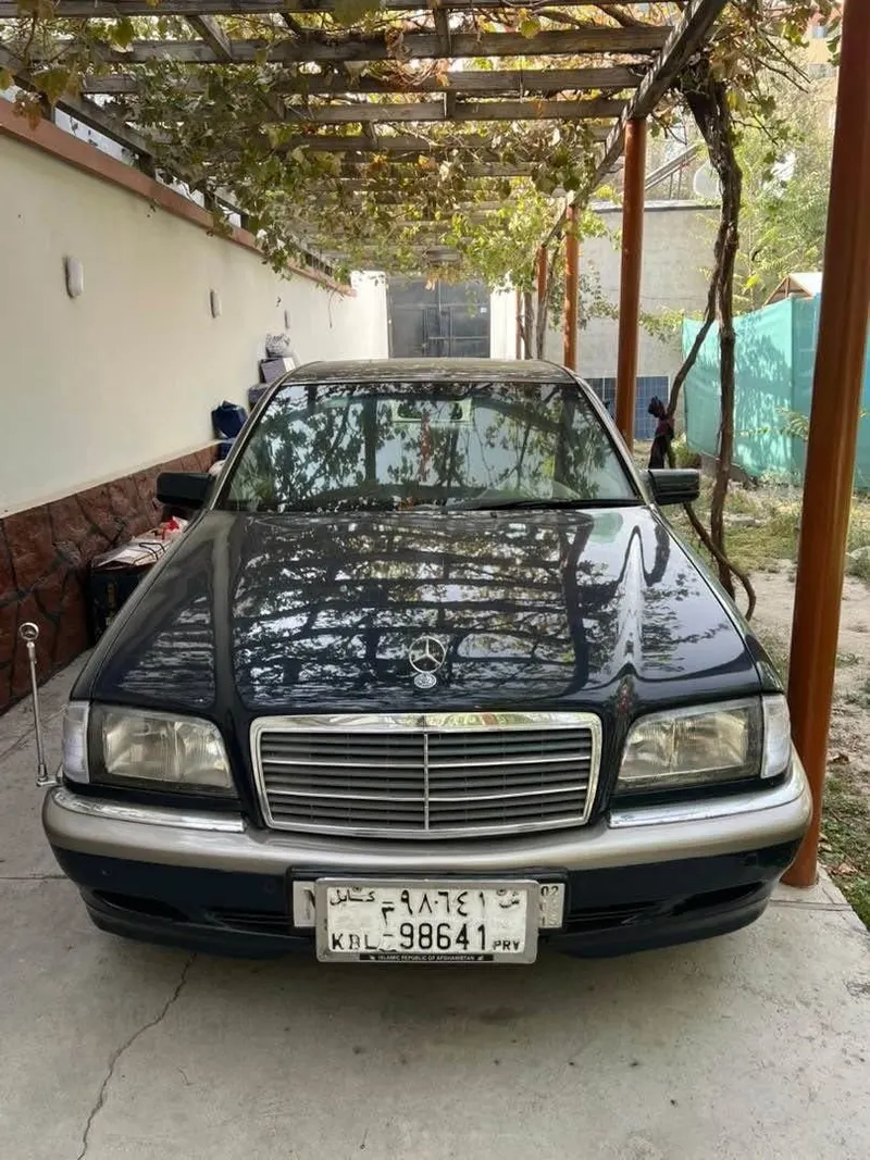 Mercedes-Benz 1997 Manual Navy Blue (1)